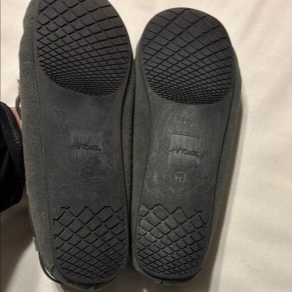 Gray Moccasins with Faux Fur Lining - Picture 2 of 6